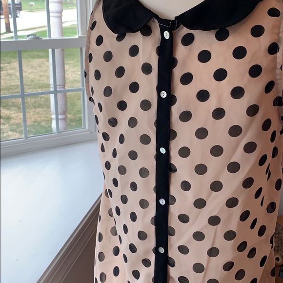 Adorable collared shirt with button back! - Picture 2 of 2